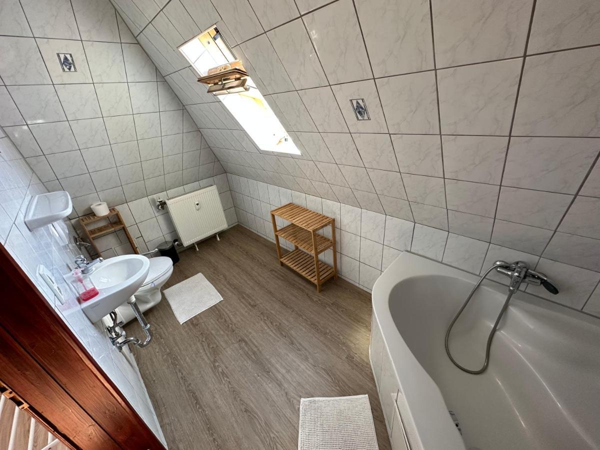 Schoene Grosse Maisonettenwohnung In Weissenthurm Exteriér fotografie
